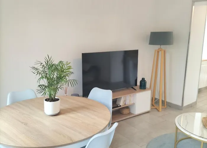 Appartement Avec Cour Privee